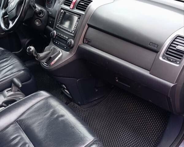 Серый Хонда СРВ, объемом двигателя 2.2 л и пробегом 320 тыс. км за 8900 $, фото 4 на Automoto.ua