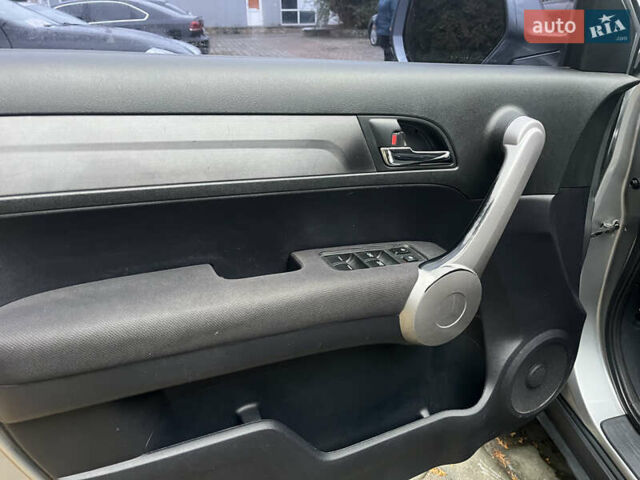 Серый Хонда СРВ, объемом двигателя 2 л и пробегом 214 тыс. км за 9500 $, фото 10 на Automoto.ua