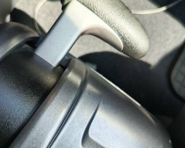 Серый Хонда СРВ, объемом двигателя 2.2 л и пробегом 247 тыс. км за 10550 $, фото 10 на Automoto.ua