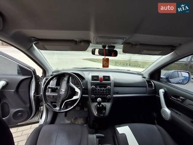 Серый Хонда СРВ, объемом двигателя 2 л и пробегом 240 тыс. км за 8200 $, фото 5 на Automoto.ua