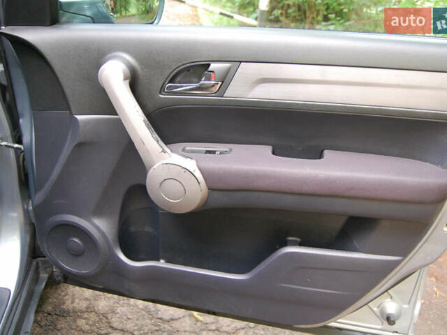 Серый Хонда СРВ, объемом двигателя 2 л и пробегом 390 тыс. км за 9200 $, фото 39 на Automoto.ua