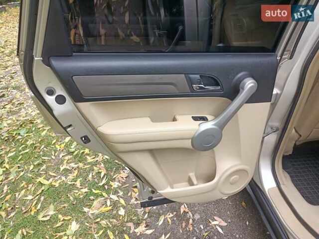 Серый Хонда СРВ, объемом двигателя 2.2 л и пробегом 307 тыс. км за 10300 $, фото 16 на Automoto.ua