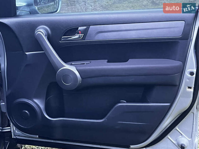 Сірий Хонда СРВ, об'ємом двигуна 2.35 л та пробігом 196 тис. км за 12600 $, фото 27 на Automoto.ua