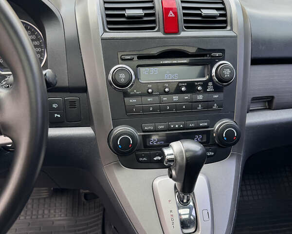 Серый Хонда СРВ, объемом двигателя 2.35 л и пробегом 200 тыс. км за 9999 $, фото 15 на Automoto.ua