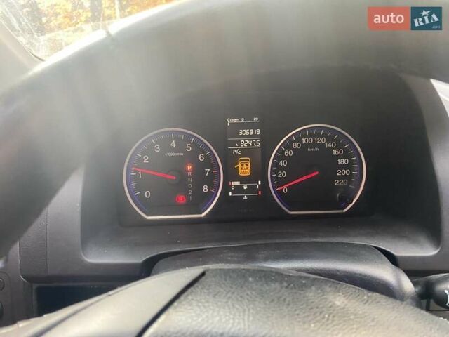 Серый Хонда СРВ, объемом двигателя 2.4 л и пробегом 306 тыс. км за 10300 $, фото 9 на Automoto.ua