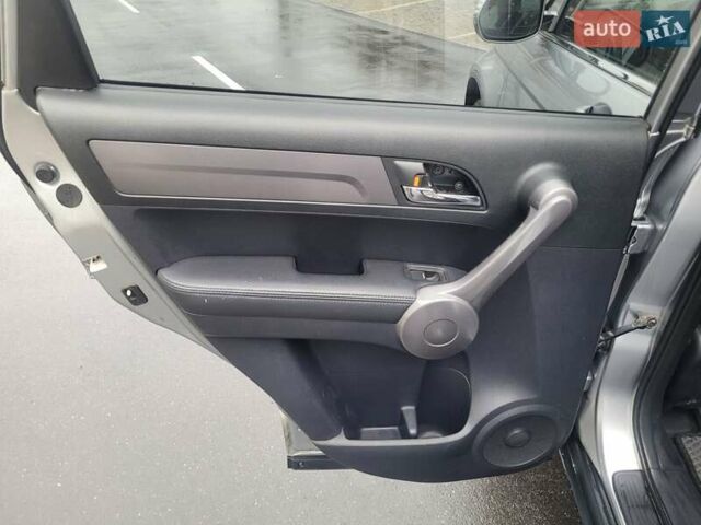 Серый Хонда СРВ, объемом двигателя 2.4 л и пробегом 335 тыс. км за 8300 $, фото 21 на Automoto.ua