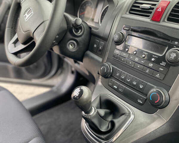 Хонда СРВ 2008 в Радивилове на Automoto.ua Серый Хонда СРВ, объемом двигателя 2 л и пробегом 252 тыс. км за 9550 $, фото 19 на Automoto.ua