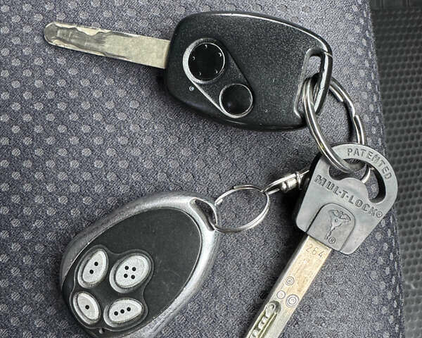 Серый Хонда СРВ, объемом двигателя 2 л и пробегом 157 тыс. км за 11350 $, фото 42 на Automoto.ua