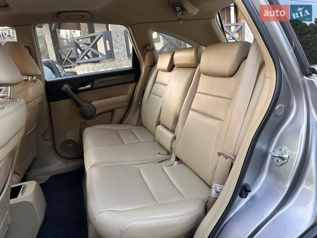 Серый Хонда СРВ, объемом двигателя 2.4 л и пробегом 212 тыс. км за 8900 $, фото 14 на Automoto.ua