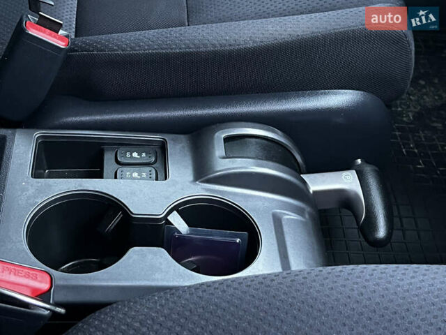 Сірий Хонда СРВ, об'ємом двигуна 2.35 л та пробігом 196 тис. км за 12600 $, фото 26 на Automoto.ua