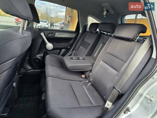 Серый Хонда СРВ, объемом двигателя 2.2 л и пробегом 241 тыс. км за 10500 $, фото 26 на Automoto.ua