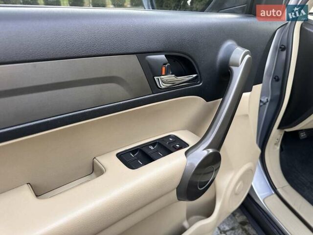 Серый Хонда СРВ, объемом двигателя 2.4 л и пробегом 212 тыс. км за 8900 $, фото 19 на Automoto.ua