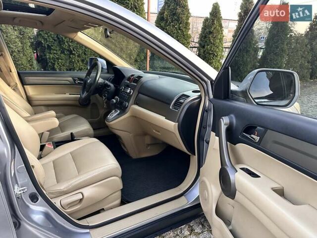 Серый Хонда СРВ, объемом двигателя 2.4 л и пробегом 212 тыс. км за 8900 $, фото 11 на Automoto.ua