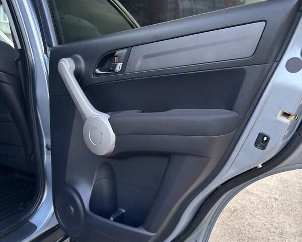 Сірий Хонда СРВ, об'ємом двигуна 2.2 л та пробігом 218 тис. км за 10950 $, фото 40 на Automoto.ua