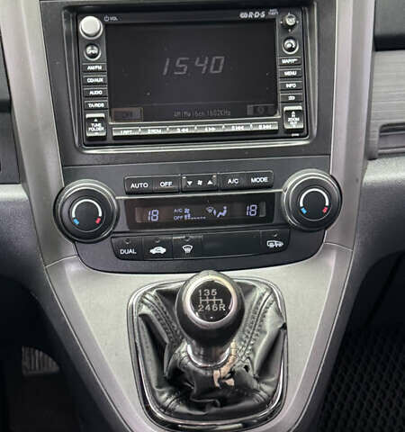 Сірий Хонда СРВ, об'ємом двигуна 2.2 л та пробігом 238 тис. км за 8999 $, фото 25 на Automoto.ua