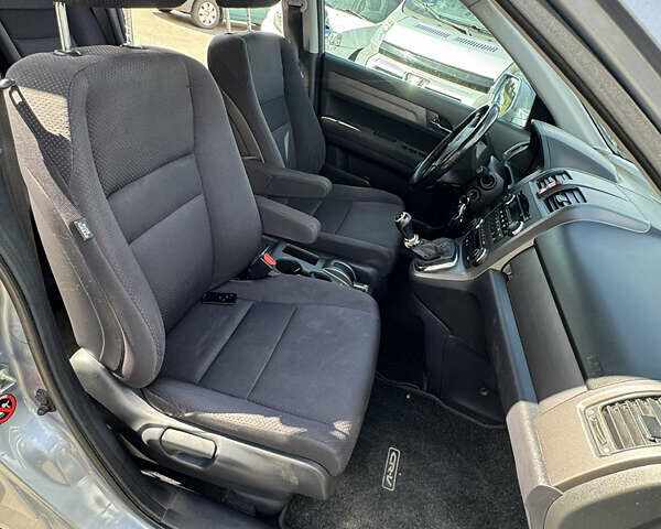 Серый Хонда СРВ, объемом двигателя 2.2 л и пробегом 220 тыс. км за 11300 $, фото 27 на Automoto.ua