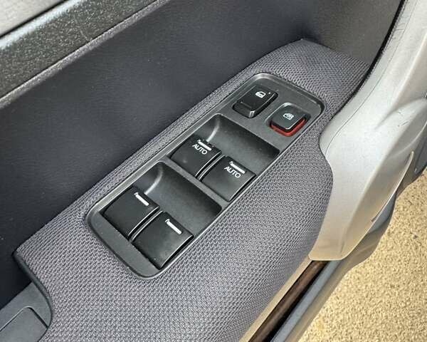 Сірий Хонда СРВ, об'ємом двигуна 2.2 л та пробігом 218 тис. км за 10950 $, фото 12 на Automoto.ua