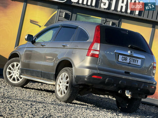 Серый Хонда СРВ, объемом двигателя 2.4 л и пробегом 214 тыс. км за 9500 $, фото 22 на Automoto.ua