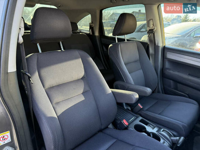 Серый Хонда СРВ, объемом двигателя 2.4 л и пробегом 214 тыс. км за 9500 $, фото 26 на Automoto.ua