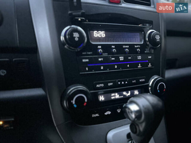 Сірий Хонда СРВ, об'ємом двигуна 2 л та пробігом 238 тис. км за 9499 $, фото 9 на Automoto.ua