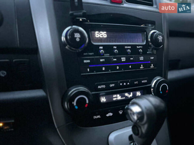 Серый Хонда СРВ, объемом двигателя 2 л и пробегом 268 тыс. км за 9999 $, фото 13 на Automoto.ua