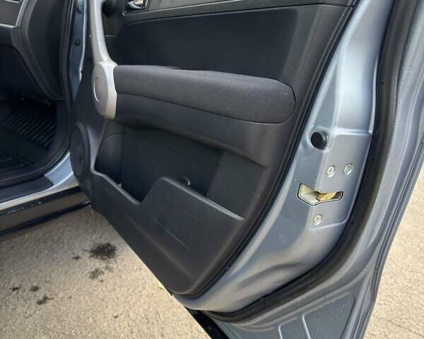 Сірий Хонда СРВ, об'ємом двигуна 2.2 л та пробігом 218 тис. км за 10950 $, фото 20 на Automoto.ua