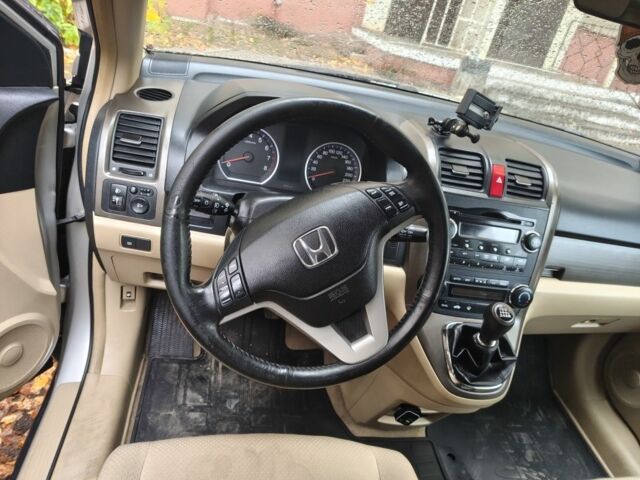 Серый Хонда СРВ, объемом двигателя 2 л и пробегом 260 тыс. км за 5000 $, фото 2 на Automoto.ua