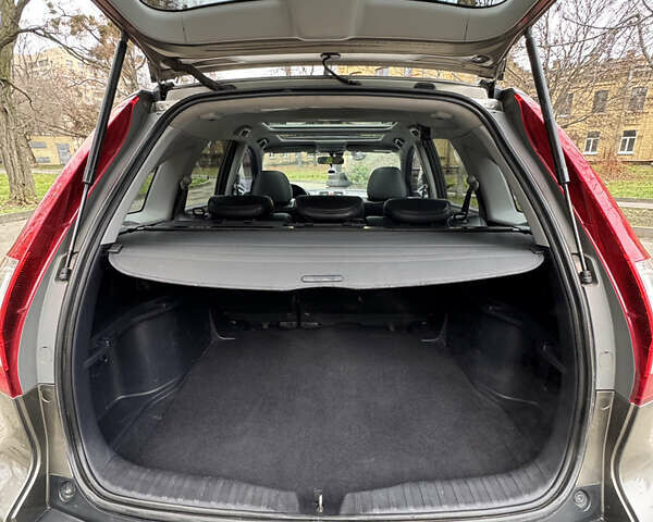 Серый Хонда СРВ, объемом двигателя 2.35 л и пробегом 200 тыс. км за 9999 $, фото 28 на Automoto.ua