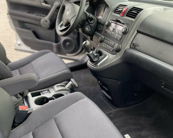 Хонда СРВ 2008 в Радивилове на Automoto.ua Серый Хонда СРВ, объемом двигателя 2 л и пробегом 252 тыс. км за 9550 $, фото 18 на Automoto.ua