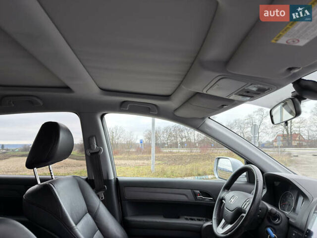 Серый Хонда СРВ, объемом двигателя 2.2 л и пробегом 214 тыс. км за 11500 $, фото 9 на Automoto.ua