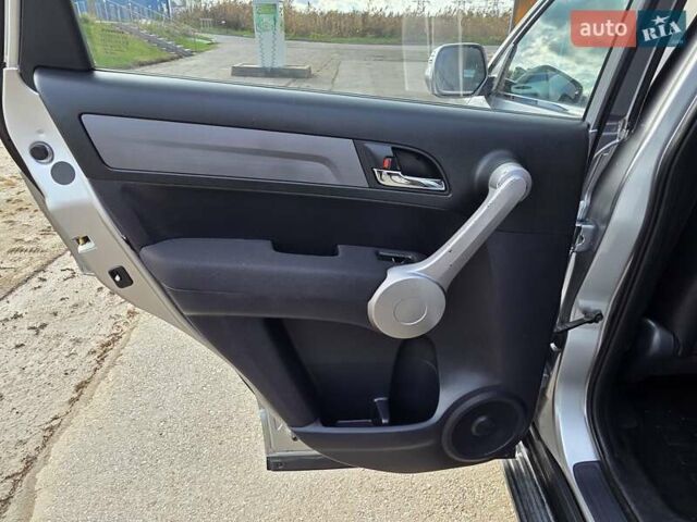 Серый Хонда СРВ, объемом двигателя 2.2 л и пробегом 241 тыс. км за 10500 $, фото 36 на Automoto.ua