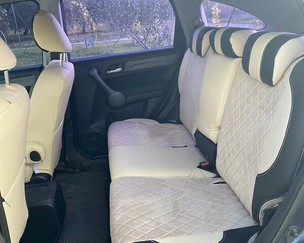 Серый Хонда СРВ, объемом двигателя 2.4 л и пробегом 306 тыс. км за 10300 $, фото 4 на Automoto.ua