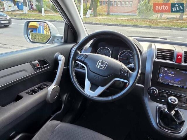Серый Хонда СРВ, объемом двигателя 2.2 л и пробегом 241 тыс. км за 10500 $, фото 46 на Automoto.ua