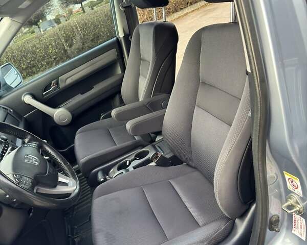 Сірий Хонда СРВ, об'ємом двигуна 2.2 л та пробігом 218 тис. км за 10950 $, фото 33 на Automoto.ua