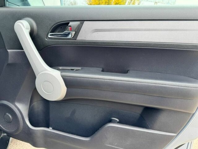 Серый Хонда СРВ, объемом двигателя 2.2 л и пробегом 217 тыс. км за 10200 $, фото 15 на Automoto.ua