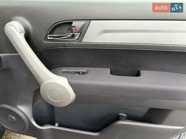 Сірий Хонда СРВ, об'ємом двигуна 2 л та пробігом 167 тис. км за 10450 $, фото 37 на Automoto.ua