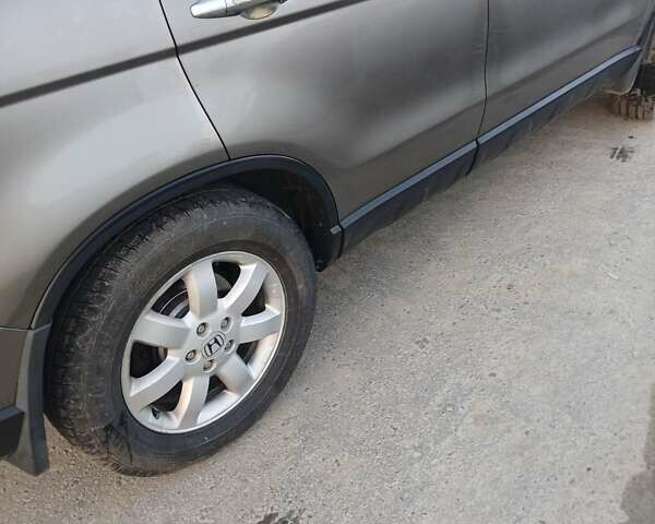 Хонда СРВ 2008 у Турке на Automoto.ua Сірий Хонда СРВ, об'ємом двигуна 2.2 л та пробігом 285 тис. км за 10600 $, фото 4 на Automoto.ua