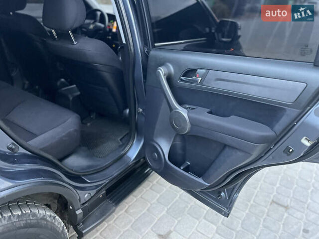 Сірий Хонда СРВ, об'ємом двигуна 2 л та пробігом 238 тис. км за 9499 $, фото 25 на Automoto.ua