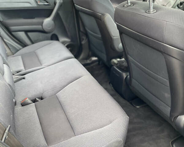 Хонда СРВ 2008 в Радивилове на Automoto.ua Серый Хонда СРВ, объемом двигателя 2 л и пробегом 252 тыс. км за 9550 $, фото 22 на Automoto.ua