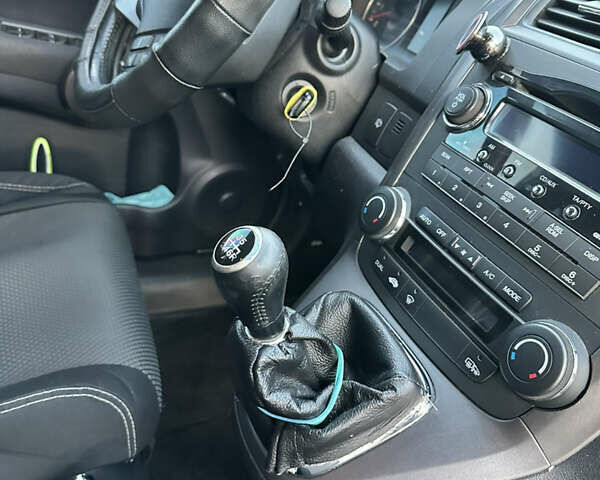 Серый Хонда СРВ, объемом двигателя 2 л и пробегом 193 тыс. км за 11200 $, фото 8 на Automoto.ua