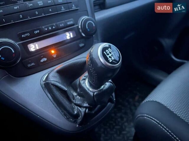 Серый Хонда СРВ, объемом двигателя 2 л и пробегом 196 тыс. км за 10990 $, фото 25 на Automoto.ua