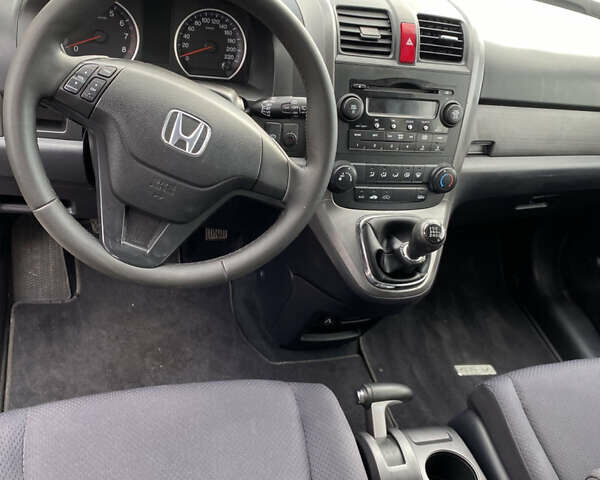 Хонда СРВ 2008 в Радивилове на Automoto.ua Серый Хонда СРВ, объемом двигателя 2 л и пробегом 252 тыс. км за 9550 $, фото 17 на Automoto.ua