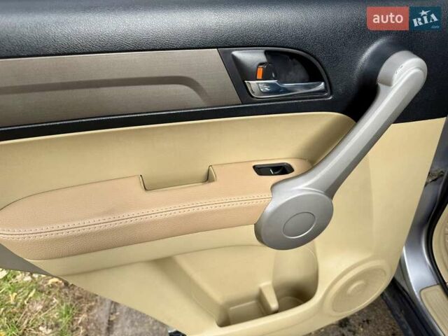 Серый Хонда СРВ, объемом двигателя 2.4 л и пробегом 164 тыс. км за 11450 $, фото 19 на Automoto.ua