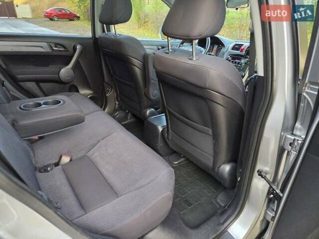 Хонда СРВ 2009 в Харькове на Automoto.ua Серый Хонда СРВ, объемом двигателя 2.2 л и пробегом 211 тыс. км за 11300 $, фото 32 на Automoto.ua