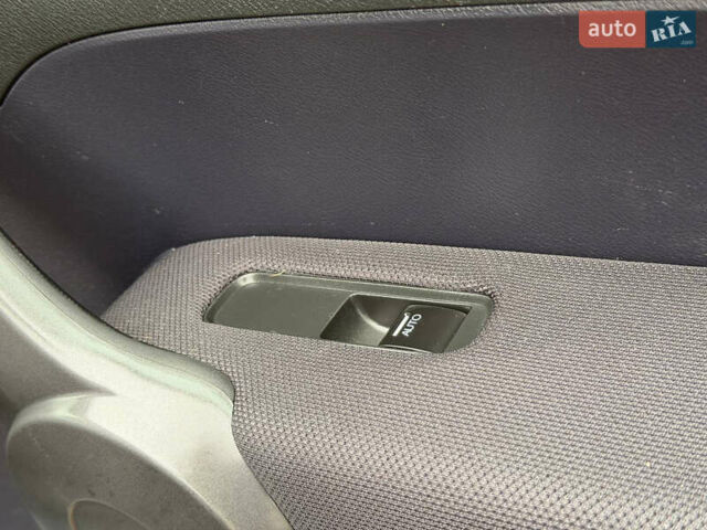 Сірий Хонда СРВ, об'ємом двигуна 2 л та пробігом 187 тис. км за 10950 $, фото 38 на Automoto.ua