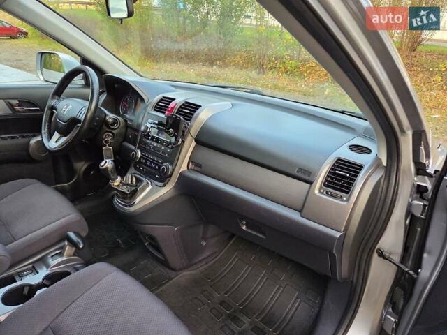 Хонда СРВ 2009 в Харькове на Automoto.ua Серый Хонда СРВ, объемом двигателя 2.2 л и пробегом 211 тыс. км за 11300 $, фото 35 на Automoto.ua