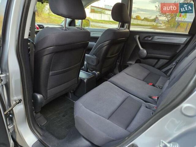 Хонда СРВ 2009 в Харькове на Automoto.ua Серый Хонда СРВ, объемом двигателя 2.2 л и пробегом 211 тыс. км за 11300 $, фото 31 на Automoto.ua