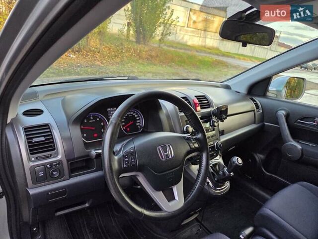 Хонда СРВ 2009 в Харькове на Automoto.ua Серый Хонда СРВ, объемом двигателя 2.2 л и пробегом 211 тыс. км за 11300 $, фото 24 на Automoto.ua
