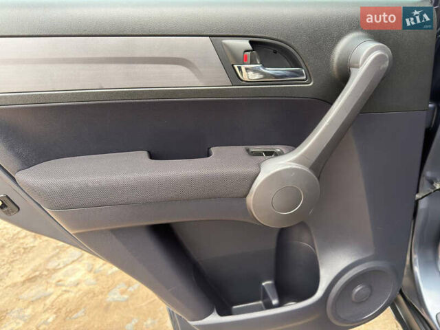 Сірий Хонда СРВ, об'ємом двигуна 2 л та пробігом 187 тис. км за 10950 $, фото 27 на Automoto.ua