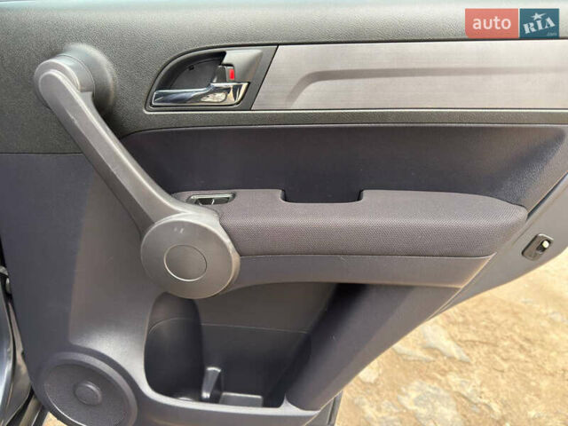 Сірий Хонда СРВ, об'ємом двигуна 2 л та пробігом 187 тис. км за 10950 $, фото 33 на Automoto.ua